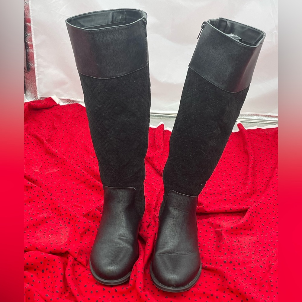 Knee-high black boots - Picture 1 of 5